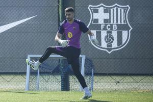 世体：若西甲认定特狮受伤不超4个月，巴萨将用个人担保注册霍安