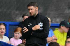 赫尔泽勒：能够成为曼联传闻的一部分很荣幸，但我非常尊重阿莫林