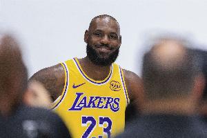 缺席生涯第23次揭幕战！詹姆斯此前22次场均可揽25.2分8.1板5.7助