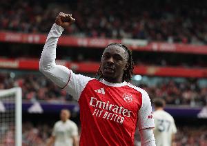 阿森纳本赛季英超利用定位球打进11球，比8支球队总进球数都多