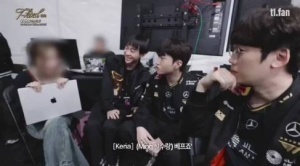 社交名流！Ming邀请Keria休赛期间吃海底捞精选：北京这玩意儿高档！