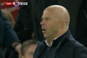 利物浦主场0-3落后‼️斯洛特张大嘴一脸震惊表情