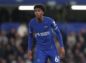 记者：近六场英超联赛阿昌庞均未获得机会，他已近六周没有首发