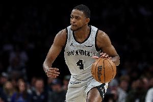 福克斯：渴望拿下NBA杯的冠军 但我们终极目标是夺得NBA总冠军