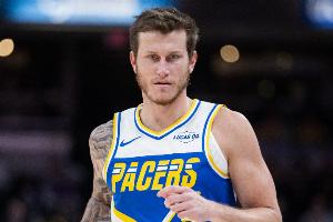 转正了！美记：步行者将与加里森·马修斯签订一份标准合同！