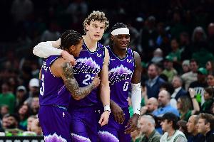 双枪发威！马尔卡宁&乔治合计14中7 合砍21分4篮板4助攻2抢断