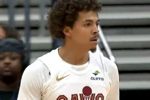 行云流水！小克雷格·波特背后+转身突破妙传 小莫布里吃饼暴扣！