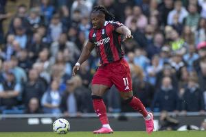 英媒：狼队寻求签回阿达玛·特劳雷，提振球队表现和士气