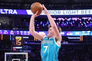 又一个持球核心！克尼佩尔砍生涯新高33分 屡送空接&收获9次助攻