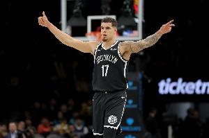 打出生涯年！小波特连续4场轰30+5三分 历史首位做到的前锋