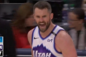 老夫聊发少年狂！乐福接球三分再中 个人已经轰下20分