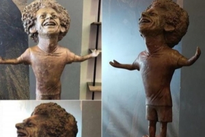 ESPN盘点足坛“奇葩”雕像：萨拉赫、C罗、大罗、法尔考在列