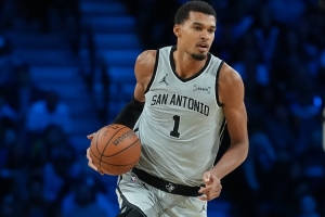 文班：挺进决赛很欣慰 我们践行的是纯粹且坚守体育精神的篮球