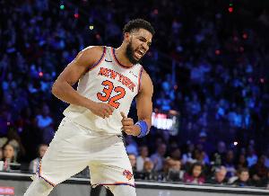 21分钟砍下22分9板！媒体人：看了今天的文班为唐斯捏上一把汗