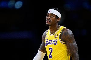 积极性拉满狂抢前场板！湖媒：范德比尔特值得重返轮换阵容！