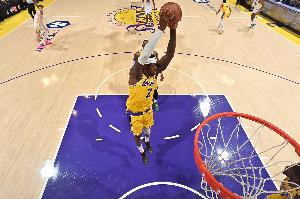 湖人两年来首次单场进攻篮板达到20+ 上一次还是2023年12月！