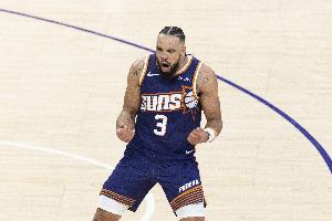 与詹姆斯争执！船记：狄龙真是艺术家 愤怒只会助长他的滑稽表演