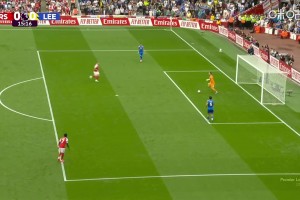 天呐利兹联后卫送大礼，约克雷斯直面门将射门变解围。。