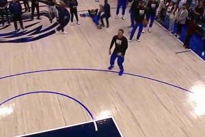 梦八动员大会！08奥运，科比和詹姆斯队内发表讲话激励队友！