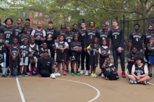 去年崔永熙也参加过！曾凡博随篮网一起参加公开训练！