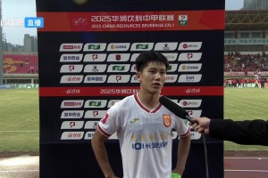 向余望：重庆！中超回来了！哦不对，中超！重庆回来了！