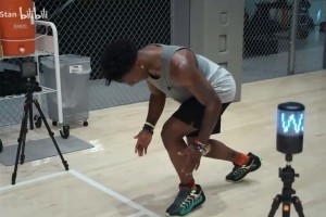 罗斯：千万不要给我立雕像！主持人打趣：是被韦德的雕像吓到了？