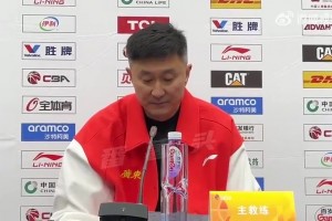 杜锋赛后：年轻球员拼劲不行、太软了，我接受不了，希望徐杰快点好起来