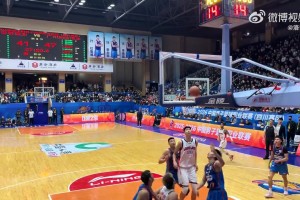 久违的大侄子！郭艾伦上篮后激动对着裁判输出，随后吃到一个T！