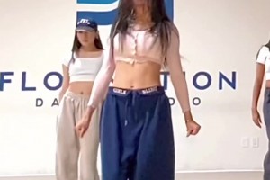 NBA前方女记者周玲安晒热舞视频：如果不在工作就是在跳舞